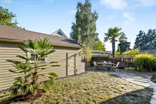 2136 SE Grant St, Portland, OR 97214 - Photo 43
