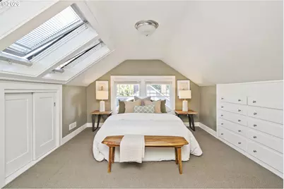 2136 SE Grant St, Portland, OR 97214 - Photo 25
