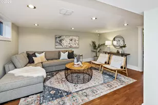 2136 SE Grant St, Portland, OR 97214 - Photo 33