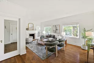 2136 SE Grant St, Portland, OR 97214 - Photo 3