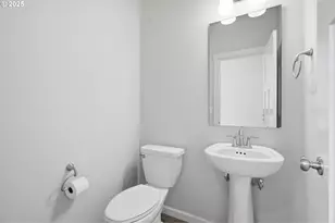 2618 NW Shadden Dr, McMinnville, OR 97128 - Photo 9