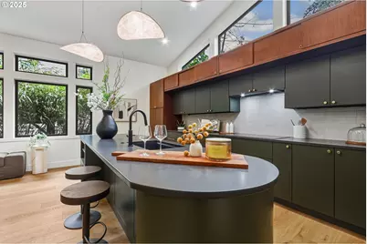 8014 SW 54th Ave, Portland, OR 97219 - Photo 9