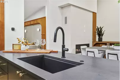 8014 SW 54th Ave, Portland, OR 97219 - Photo 13