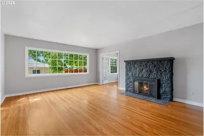 820 W 9th St, The Dalles, OR 97058 - Photo 3