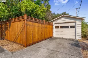 820 W 9th St, The Dalles, OR 97058 - Photo 41