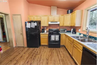 136 Sleepy Hollow Rd, White Salmon, WA 98672 - Photo 7