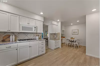 10105 SW Highland Dr, Tigard, OR 97224 - Photo 15