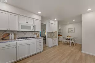 10105 SW Highland Dr, Tigard, OR 97224 - Photo 15
