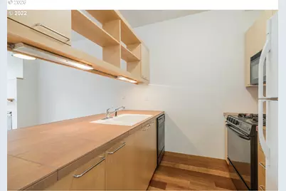 726 NW 11th Ave #204, Portland, OR 97209 - Photo 3