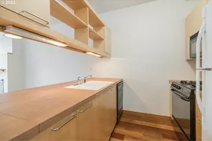 726 NW 11th Ave, Portland, OR 97209 - Photo 3
