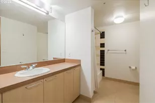 726 NW 11th Ave, Portland, OR 97209 - Photo 13