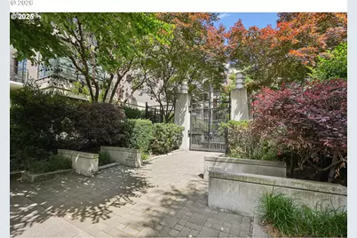 726 NW 11th Ave #204, Portland, OR 97209 - Photo 21