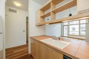 726 NW 11th Ave, Portland, OR 97209 - Photo 5