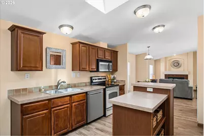 2416 Maia Loop, Springfield, OR 97477 - Photo 11
