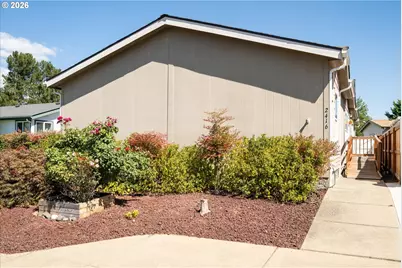 2416 Maia Loop, Springfield, OR 97477 - Photo 3
