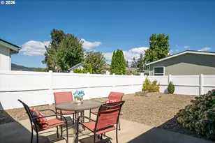 2416 Maia Loop, Springfield, OR 97477 - Photo 35