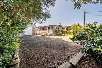 125 N 4th St, Lakeside, OR 97449 - Photo 7