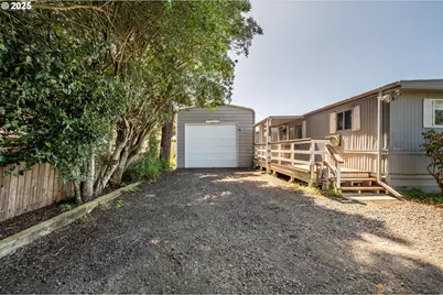 125 N 4th St, Lakeside, OR 97449 - Photo 3