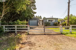 125 N 4th St, Lakeside, OR 97449 - Photo 3