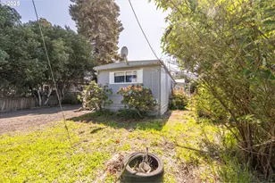 125 N 4th St, Lakeside, OR 97449 - Photo 9