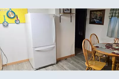125 N 4th St, Lakeside, OR 97449 - Photo 17