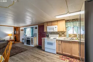 125 N 4th St, Lakeside, OR 97449 - Photo 15