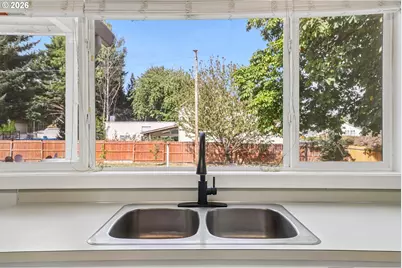 305 NW 114th St, Vancouver, WA 98685 - Photo 13