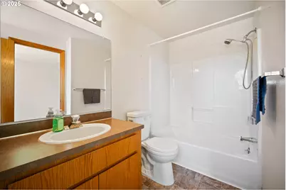 2229 NW 6th Pl, Camas, WA 98607 - Photo 9