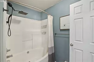 1810 NE 101st Ave, Hillsboro, OR 97006 - Photo 17