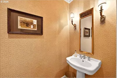 2020 SW Market Street Dr #104, Portland, OR 97201 - Photo 29