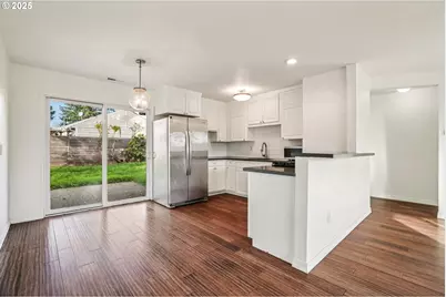 2537 NE 111th Ave, Portland, OR 97220 - Photo 13