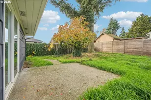 2537 NE 111th Ave, Portland, OR 97220 - Photo 31