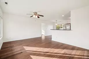 2537 NE 111th Ave, Portland, OR 97220 - Photo 9