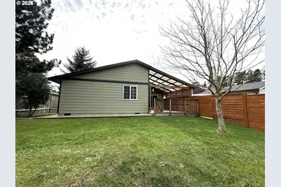 1651 29th St, Florence, OR 97439 - Photo 7