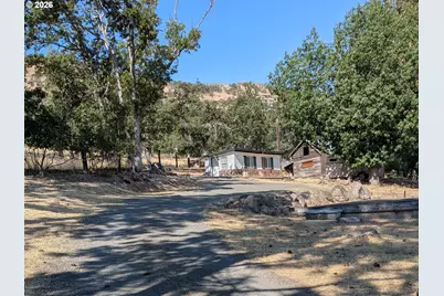 2514 W 10th St, The Dalles, OR 97058 - Photo 3