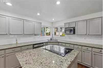6059 Frost Ln, Lake Oswego, OR 97035 - Photo 11