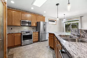 1926 NW 18th St, Gresham, OR 97030 - Photo 13