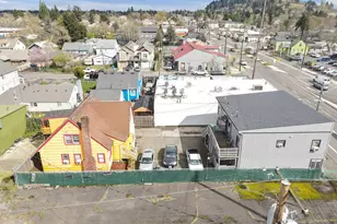 8325 SE Division St, Portland, OR 97266 - Photo 3