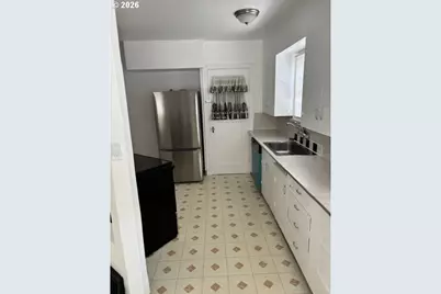 8325 SE Division St, Portland, OR 97266 - Photo 35
