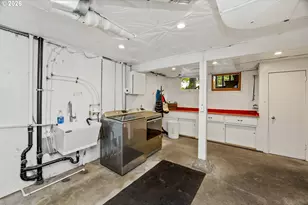 1211 SW Highland Rd, Portland, OR 97221 - Photo 37