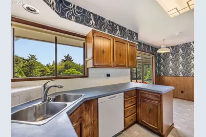 33360 Surf Pines Ln, Warrenton, OR 97146 - Photo 13