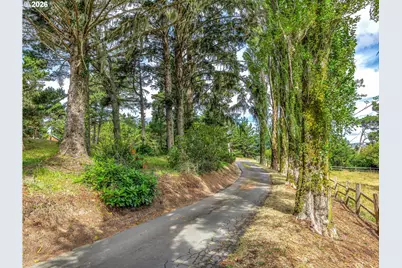 33360 Surf Pines Ln, Warrenton, OR 97146 - Photo 3