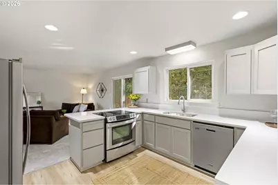 224 SW 4th St, Troutdale, OR 97060 - Photo 13
