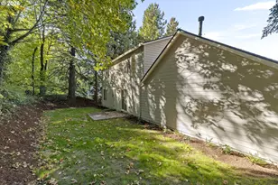 224 SW 4th St, Troutdale, OR 97060 - Photo 3