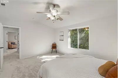 224 SW 4th St, Troutdale, OR 97060 - Photo 23