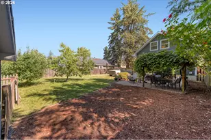 445 NE Jackson St, Hillsboro, OR 97124 - Photo 27