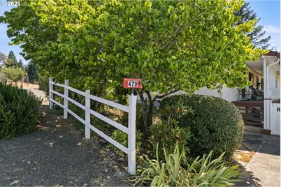 479 2nd St, Elkton, OR 97436 - Photo 5