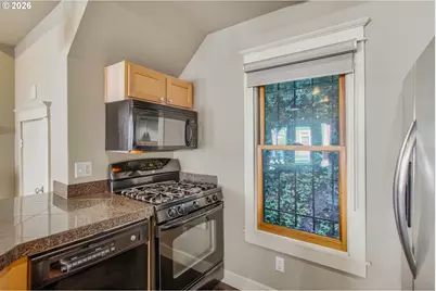1816 SW 18th Ave #1, Portland, OR 97201 - Photo 9