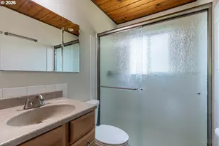 1024 W C St, Rainier, OR 97048 - Photo 15