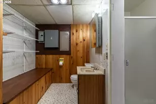 1024 W C St, Rainier, OR 97048 - Photo 27